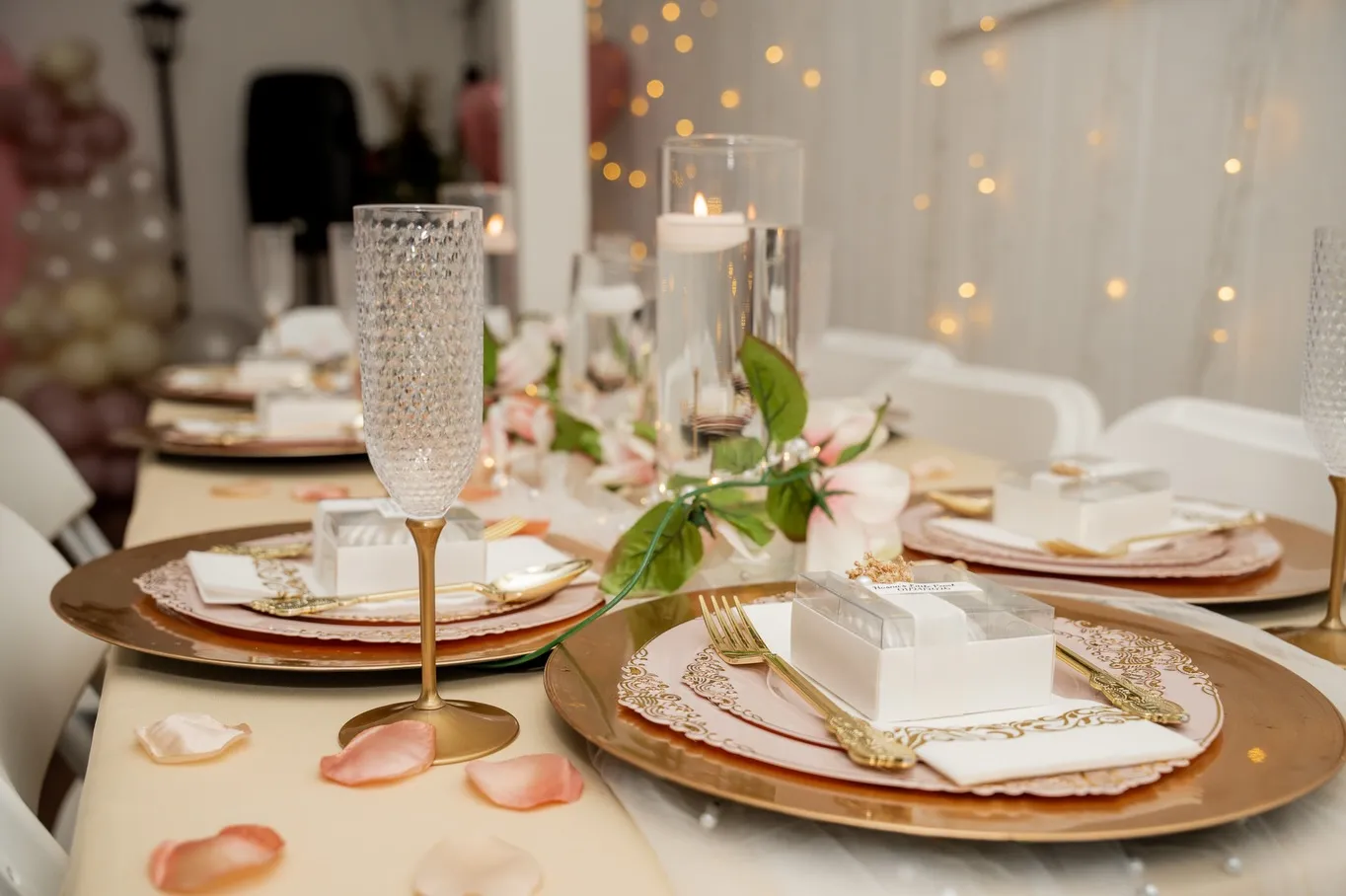 Gold and white tablescape